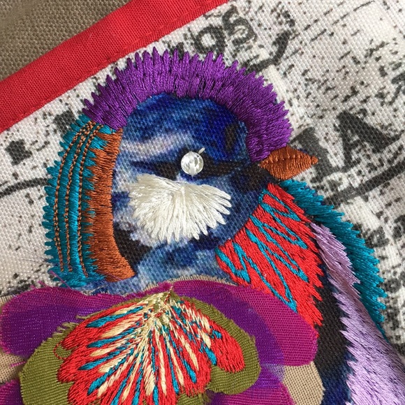 Gorgeous Embroidered Purse - Picture 15 of 16